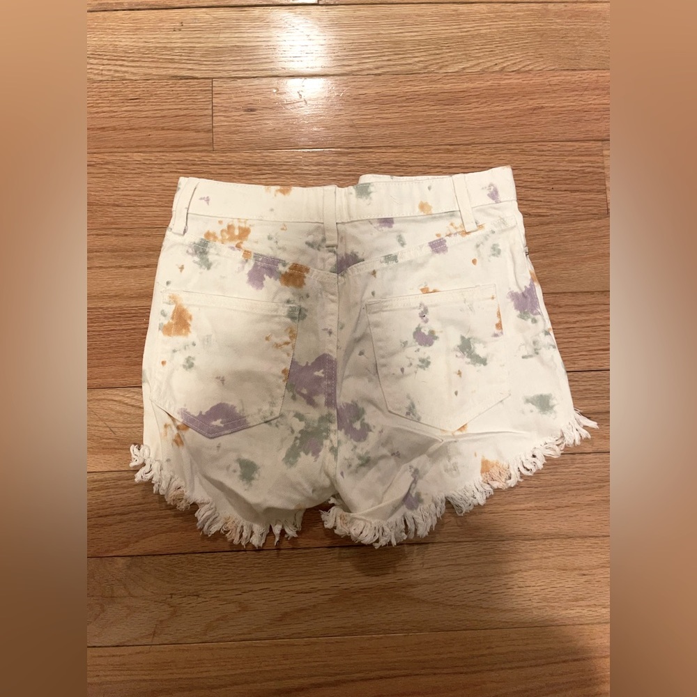 Wild Fable tye dye denim shorts size 00 with fringe and five buttons